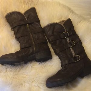 NWT faux fur brown boots